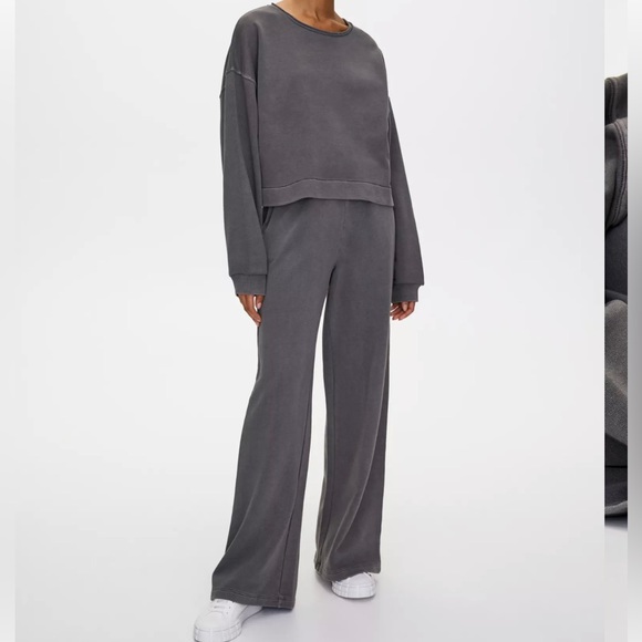 Babaton Other - The Group by Babaton Sweatsuit (super cute and cozy!)